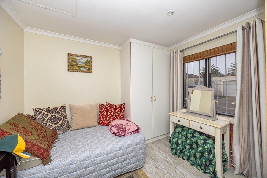 2 Bedroom Property for Sale in Bothasig Western Cape